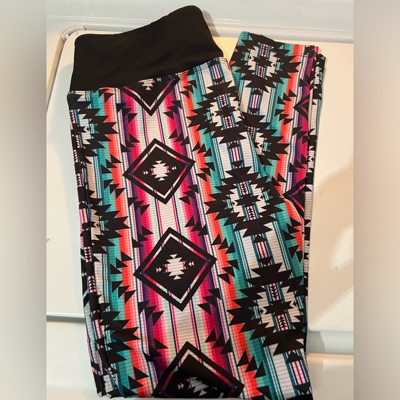 NWOT LEGGINGS - Picture 1 of 1